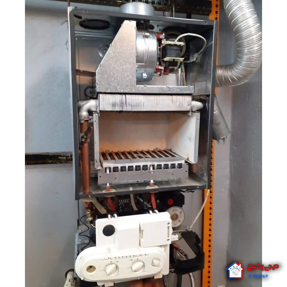 Fully dismantled boiler پکیج دیواری کاملاً بازشده با نمایش تمام قطعات داخلی